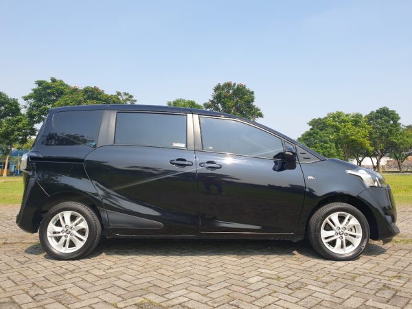 Toyota Sienta 1.5 GAT CVT 3