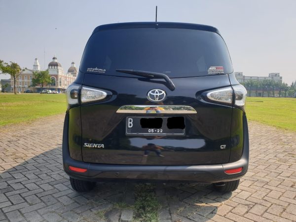 Toyota Sienta 1.5 GAT CVT 5